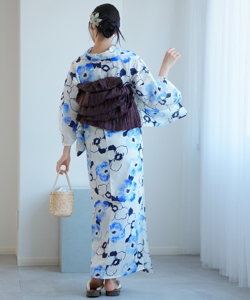 浴衣2点セット 白地に紺と青のぼかし椿（浴衣）｜utatane