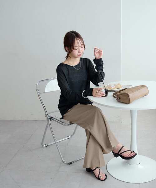 DISCOAT(ディスコート)の「【WEB限定】シアー裾ラウンドプルオーバー(Tシャツ/カットソー・レディース・オフホワイト/グレー/ブラック/アイボリー/モカ・FREE)」の13枚目の写真