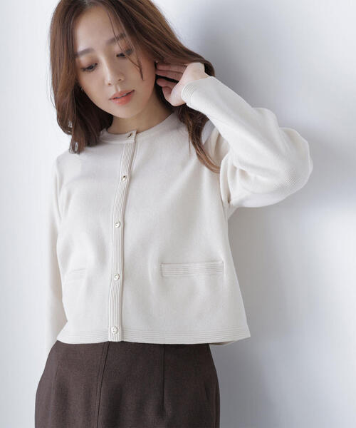 NATURAL BEAUTY BASIC（ナチュラルビューティーベーシック）の「◇シルクブレンドカーディガン（カーディガン/ボレロ・レディース・ダークブルー/オフホワイト/ピンク/グレー系その他/ブラック・FREE）」の2枚目の写真