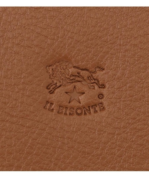 IL BISONTE（イルビゾンテ）の「IL BISONTE / パスポートケース / 2025 AUTUMN WINTER（パスポートケース・レディース・ワインレッド/ブラウン/グリーン・FREE）」の8枚目の写真