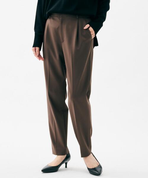 UNTITLED（アンタイトル）の「【はっ水/後ろウエストゴム/洗える】ストレッチテーパードパンツ（その他パンツ・レディース・ベージュ/ダークブラウン/ブラック・50/46/44/42/04/03/02/01/00/48）」の3枚目の写真