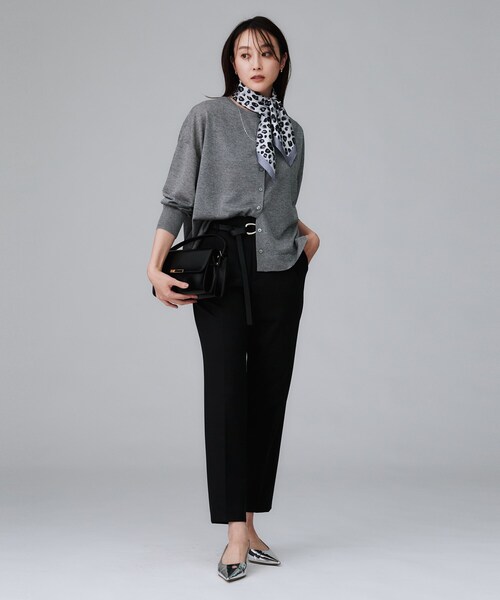 UNTITLED（アンタイトル）の「【はっ水/後ろウエストゴム/洗える】ストレッチテーパードパンツ（その他パンツ・レディース・ベージュ/ダークブラウン/ブラック・50/46/44/42/04/03/02/01/00/48）」の8枚目の写真