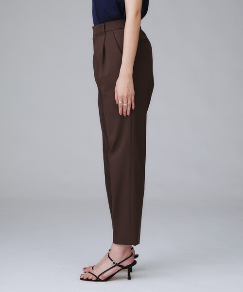 UNTITLED（アンタイトル）の「【はっ水/後ろウエストゴム/洗える】ストレッチテーパードパンツ（その他パンツ・レディース・ベージュ/ダークブラウン/ブラック・50/46/44/42/04/03/02/01/00/48）」の21枚目の写真