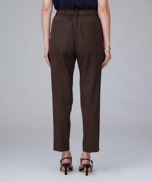 UNTITLED（アンタイトル）の「【はっ水/後ろウエストゴム/洗える】ストレッチテーパードパンツ（その他パンツ・レディース・ベージュ/ダークブラウン/ブラック・50/46/44/42/04/03/02/01/00/48）」の22枚目の写真