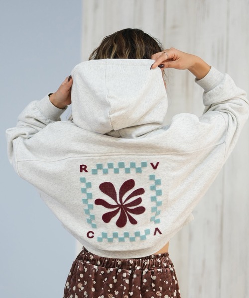 RVCA（ルーカ）の「RVCA/ルーカ バックプリントパーカー ショート丈 BF044-012（パーカー・レディース・ブラック/グレー・M/S）」の16枚目の写真