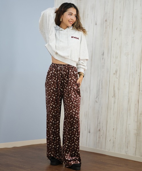 RVCA（ルーカ）の「RVCA/ルーカ バックプリントパーカー ショート丈 BF044-012（パーカー・レディース・ブラック/グレー・M/S）」の19枚目の写真