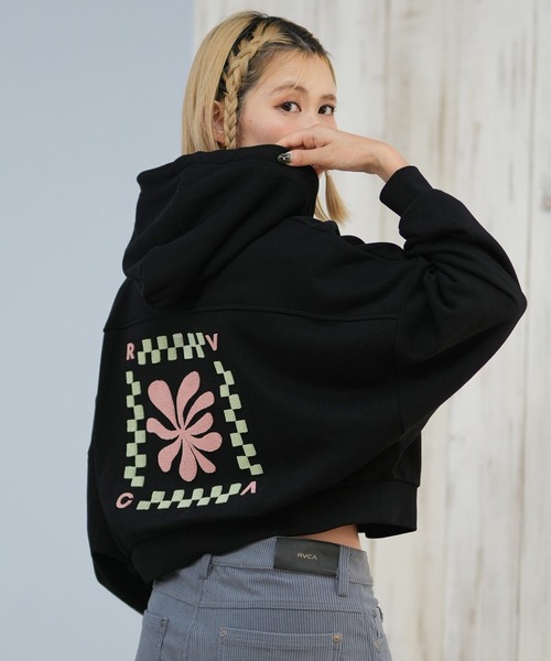 RVCA（ルーカ）の「RVCA/ルーカ バックプリントパーカー ショート丈 BF044-012（パーカー・レディース・ブラック/グレー・M/S）」の11枚目の写真