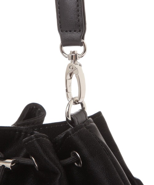 LAKOLE（ラコレ）の「アソート2WAYポケット巾着バッグ / 579025（ショルダーバッグ・レディース・ブラウン/オフホワイト/ブラック・FREE）」の11枚目の写真