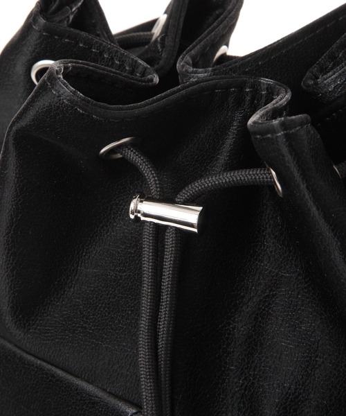 LAKOLE（ラコレ）の「アソート2WAYポケット巾着バッグ / 579025（ショルダーバッグ・レディース・ブラウン/オフホワイト/ブラック・FREE）」の13枚目の写真