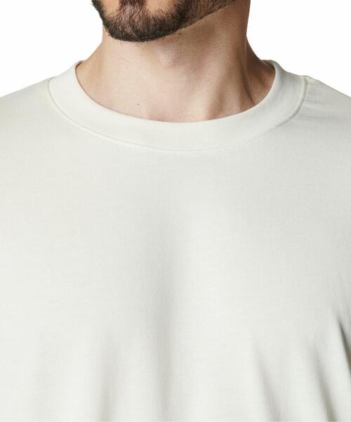 UNDER ARMOUR(アンダーアーマー)の「UAヘビーウエイト ロングスリーブ Tシャツ(ライフスタイル/メンズ)(Tシャツ/カットソー・メンズ・ベージュ・2XL/L/M/3XL/XL/S)」の4枚目の写真