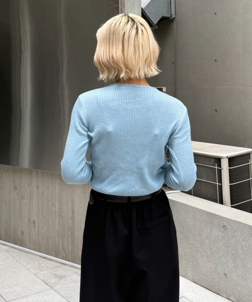 Lui's（ルイス）の「ウール混ベーシックニット（ニット/セーター・レディース・ブラック/グレー/ベージュ/サックスブルー・FREE）」の22枚目の写真