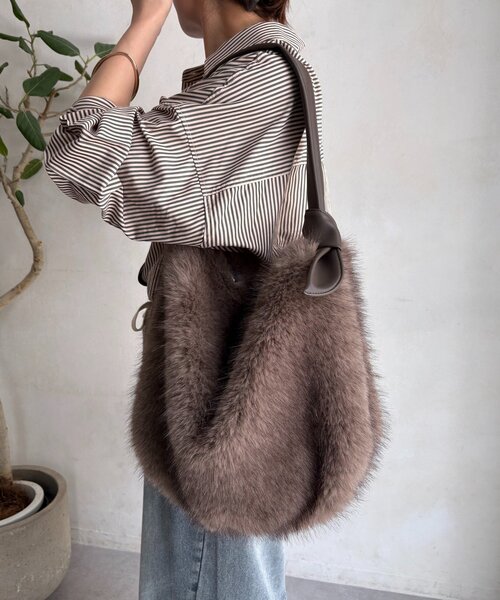 DouDou エコファーバッグ DouDou（ドゥドゥ）の「エコファーバッグ（トートバッグ）」 - WEAR