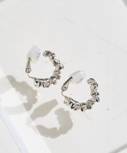 FREAK'S STORE（フリークスストア）の「限定展開　ニュアンス フープ イヤリング ＆ イヤーカフ（イヤリング・レディース・シルバー/ゴールド・ONE SIZE）」の4枚目の写真