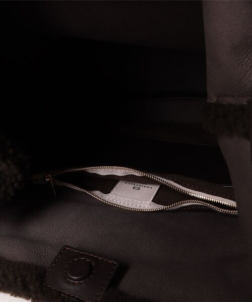 LORISTELLA(ロリステッラ)の「【LORISTELLA】レザーハンドルムートンバケットバッグ(Q56383)(ハンドバッグ・レディース・ブラウン系その他・ALL)」の4枚目の写真