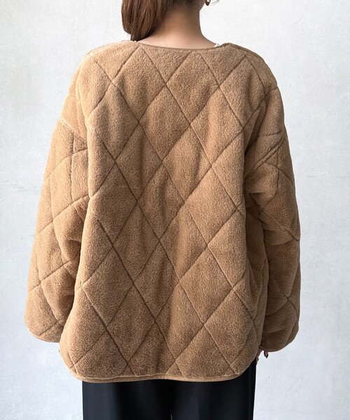 Chez toi（シェトワ）の「ファー×キルティングリバーシブルジャケット（ブルゾン・レディース・グレイッシュベージュ/チャコールグレー/キャメル・FREE）」の8枚目の写真