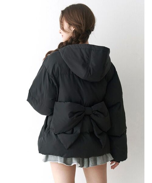 CALNAMUR（カルナムール）の「パフショートバックリボンブルゾン（ブルゾン・レディース・オフホワイト/ブラック/ピンク・FREE）」の2枚目の写真