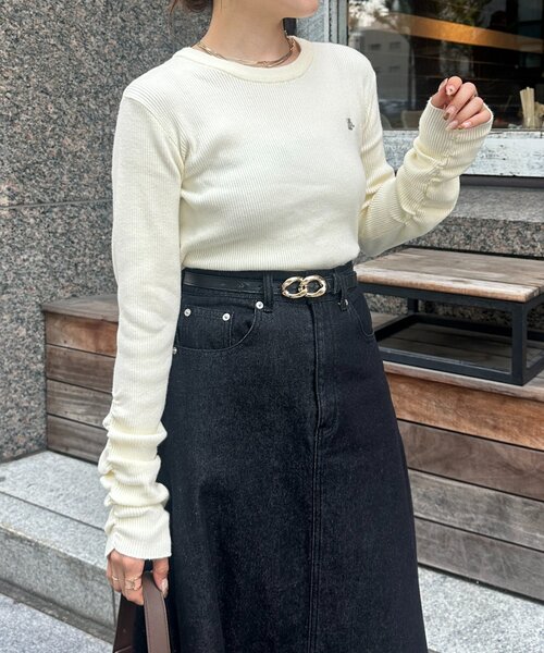 Thevon(ゼボン)の「袖シャーリングロゴ刺繍リブニット(ニット/セーター・レディース・アイボリー/ブラック/レッド・FREE)」の8枚目の写真