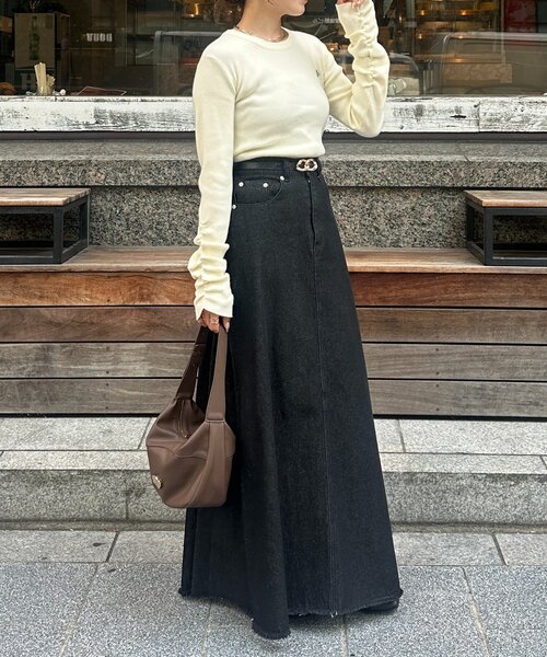 Thevon(ゼボン)の「袖シャーリングロゴ刺繍リブニット(ニット/セーター・レディース・アイボリー/ブラック/レッド・FREE)」の11枚目の写真