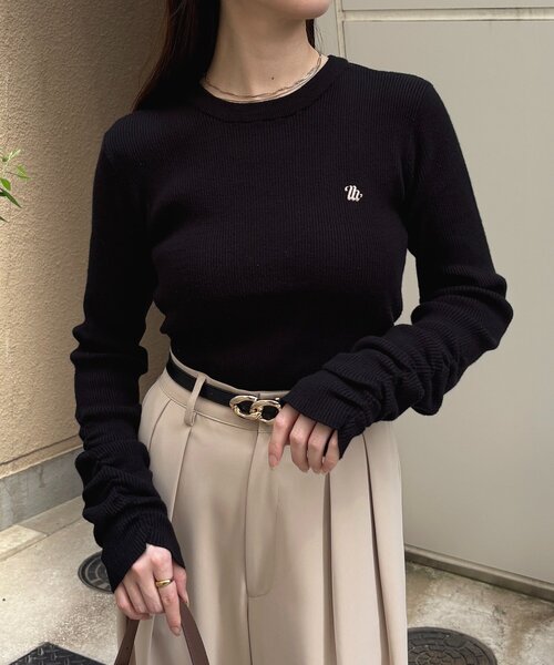 Thevon(ゼボン)の「袖シャーリングロゴ刺繍リブニット(ニット/セーター・レディース・アイボリー/ブラック/レッド・FREE)」の17枚目の写真