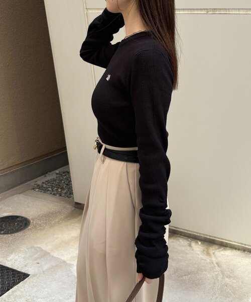 Thevon(ゼボン)の「袖シャーリングロゴ刺繍リブニット(ニット/セーター・レディース・アイボリー/ブラック/レッド・FREE)」の18枚目の写真