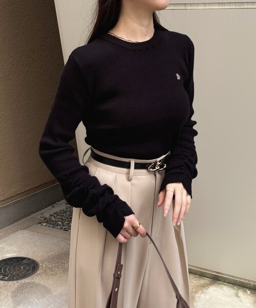 Thevon(ゼボン)の「袖シャーリングロゴ刺繍リブニット(ニット/セーター・レディース・アイボリー/ブラック/レッド・FREE)」の20枚目の写真