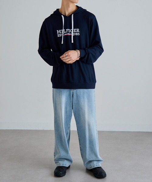 TOMMY HILFIGER(トミーヒルフィガー)の「【TOMMY HILFIGER】ロゴプリント パーカー 09T4505(パーカー・メンズ・グレー/ブルー/ネイビー・M/L/XL/S)」の4枚目の写真