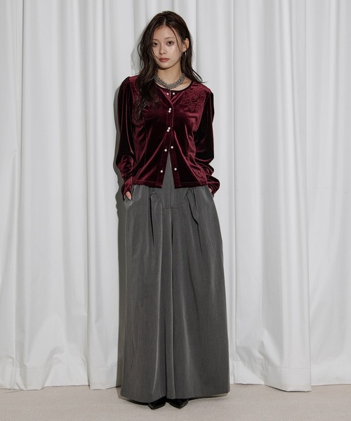 Ezick（エジック）の「rose velours cardigan ローズ刺繍パールベロアカーディガン（カーディガン/ボレロ・レディース・ブラック/ボルドー・FREE）」の16枚目の写真