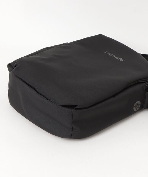 pacsafe（パックセーフ）の「PACKSAFE V Tour Crossbody パックセーフ Ｖツアー  ショルダーバッグ（ショルダーバッグ・メンズ・ネイビー/ブラック・FREE）」の21枚目の写真