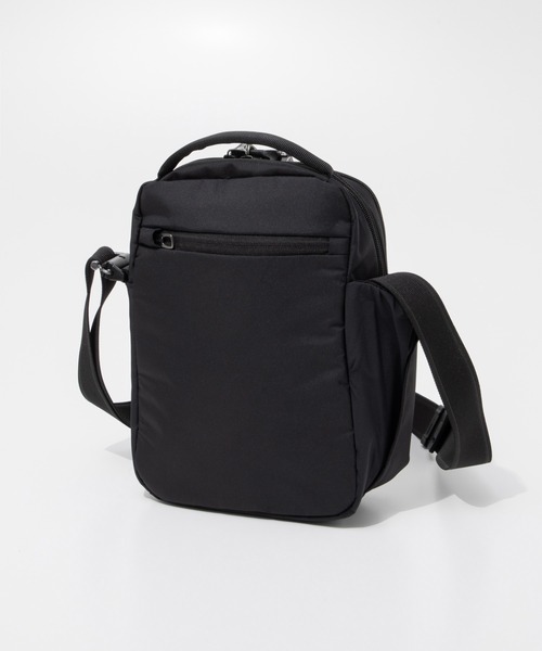 pacsafe（パックセーフ）の「PACKSAFE V Tour Crossbody パックセーフ Ｖツアー  ショルダーバッグ（ショルダーバッグ・メンズ・ネイビー/ブラック・FREE）」の9枚目の写真