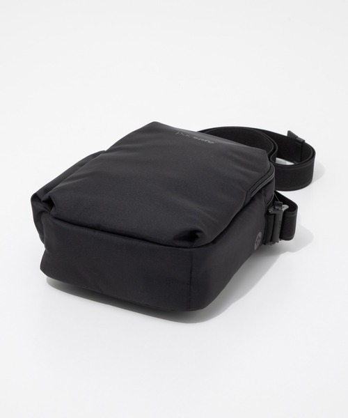 pacsafe（パックセーフ）の「PACKSAFE V Tour Crossbody パックセーフ Ｖツアー  ショルダーバッグ（ショルダーバッグ・メンズ・ネイビー/ブラック・FREE）」の11枚目の写真