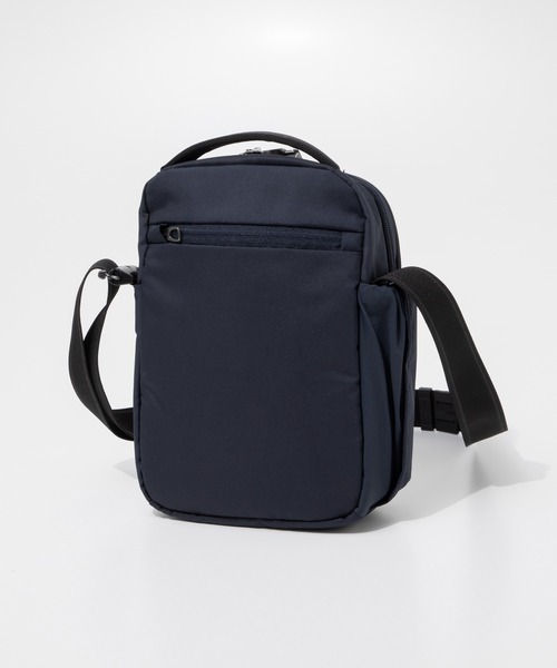 pacsafe（パックセーフ）の「PACKSAFE V Tour Crossbody パックセーフ Ｖツアー  ショルダーバッグ（ショルダーバッグ・メンズ・ネイビー/ブラック・FREE）」の17枚目の写真