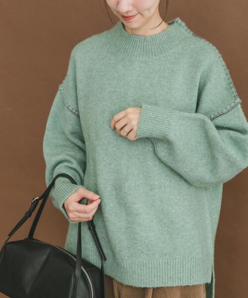 ITEMS URBANRESEARCH（アイテムズ アーバンリサーチ）の「ハンドステッチハイネックニット（ニット/セーター・レディース・グリーン/オフホワイト/ライトブラウン/グレー・FREE）」の4枚目の写真
