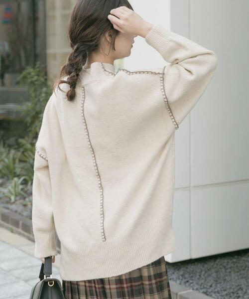 ITEMS URBANRESEARCH（アイテムズ アーバンリサーチ）の「ハンドステッチハイネックニット（ニット/セーター・レディース・グリーン/オフホワイト/ライトブラウン/グレー・FREE）」の7枚目の写真