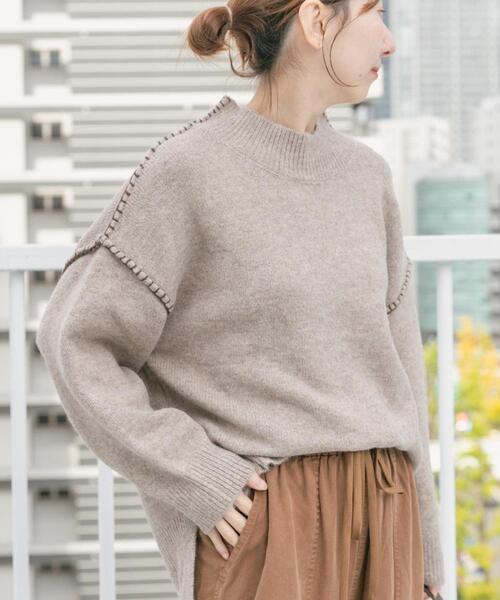 ITEMS URBANRESEARCH（アイテムズ アーバンリサーチ）の「ハンドステッチハイネックニット（ニット/セーター・レディース・グリーン/オフホワイト/ライトブラウン/グレー・FREE）」の13枚目の写真