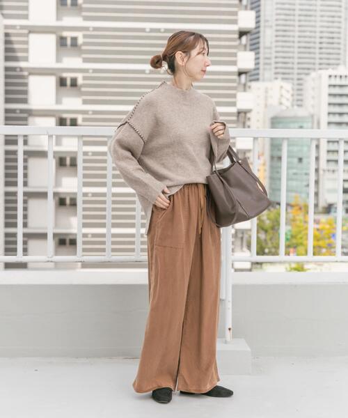 ITEMS URBANRESEARCH（アイテムズ アーバンリサーチ）の「ハンドステッチハイネックニット（ニット/セーター・レディース・グリーン/オフホワイト/ライトブラウン/グレー・FREE）」の16枚目の写真