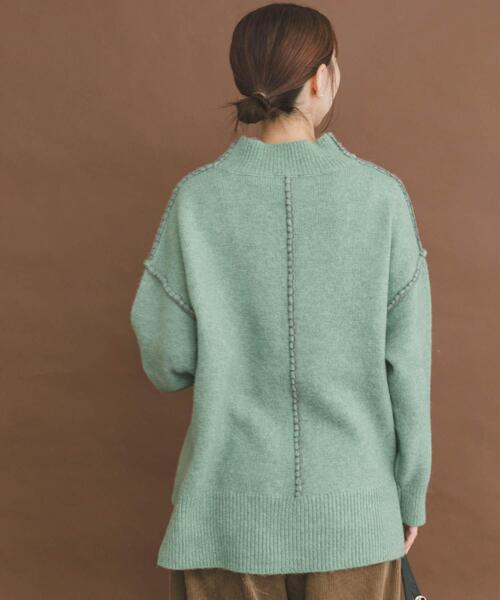 ITEMS URBANRESEARCH（アイテムズ アーバンリサーチ）の「ハンドステッチハイネックニット（ニット/セーター・レディース・グリーン/オフホワイト/ライトブラウン/グレー・FREE）」の22枚目の写真