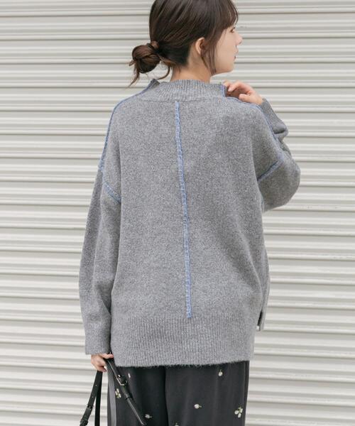 ITEMS URBANRESEARCH(アイテムズ アーバンリサーチ)の「ハンドステッチハイネックニット(ニット/セーター・レディース・グリーン/オフホワイト/ライトブラウン/グレー・FREE)」の7枚目の写真