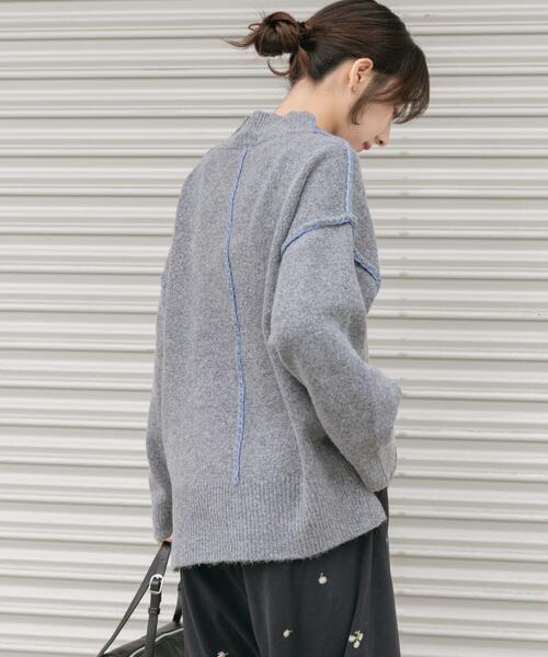 ITEMS URBANRESEARCH(アイテムズ アーバンリサーチ)の「ハンドステッチハイネックニット(ニット/セーター・レディース・グリーン/オフホワイト/ライトブラウン/グレー・FREE)」の8枚目の写真