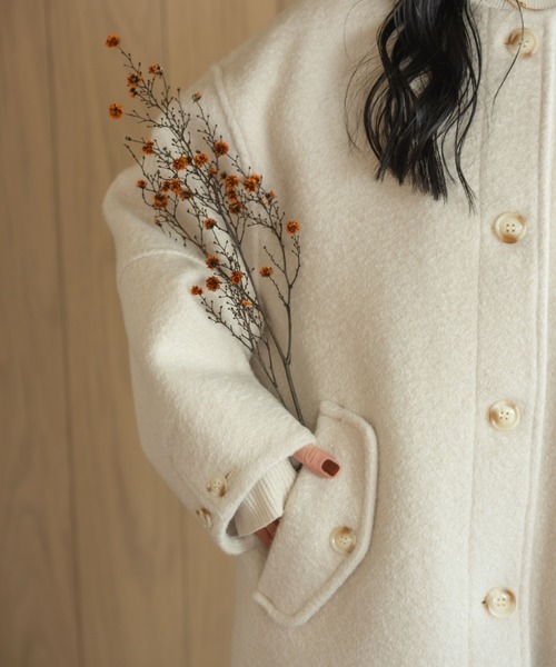 hinari(ヒナリ)の「ブークレノーカラーロングコート(その他アウター・レディース・ベージュ/アイボリー/ブラック・SMALL/FREE)」の19枚目の写真