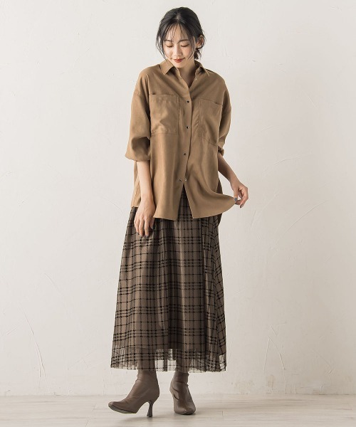 Droite lautreamont（ドロワットロートレアモン）の「フェイクスエードシャツ≪洗濯機で洗える≫（シャツ/ブラウス・レディース・キャメル/チャコールグレー・M）」の13枚目の写真