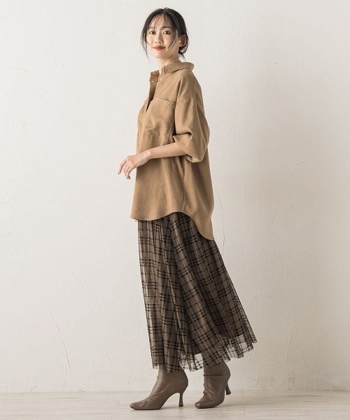 Droite lautreamont（ドロワットロートレアモン）の「フェイクスエードシャツ≪洗濯機で洗える≫（シャツ/ブラウス・レディース・キャメル/チャコールグレー・M）」の15枚目の写真