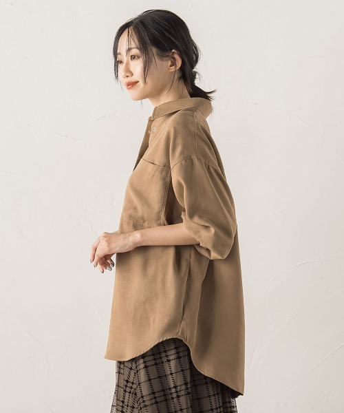 Droite lautreamont（ドロワットロートレアモン）の「フェイクスエードシャツ≪洗濯機で洗える≫（シャツ/ブラウス・レディース・キャメル/チャコールグレー・M）」の11枚目の写真