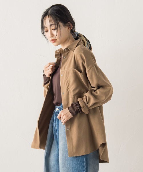 Droite lautreamont（ドロワットロートレアモン）の「フェイクスエードシャツ≪洗濯機で洗える≫（シャツ/ブラウス・レディース・キャメル/チャコールグレー・M）」の18枚目の写真