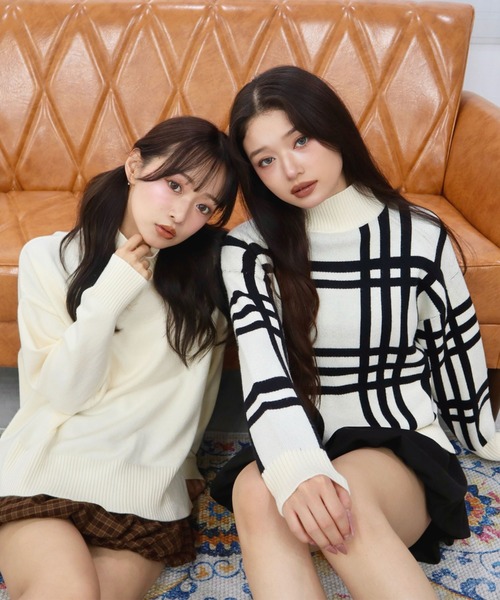 CECIL McBEE(セシルマクビー)の「もちもちアンゴラライクハイネックプルオーバー(ニット/セーター・レディース・オフホワイト/ブラック/ブラック系その他・MEDIUM)」の4枚目の写真