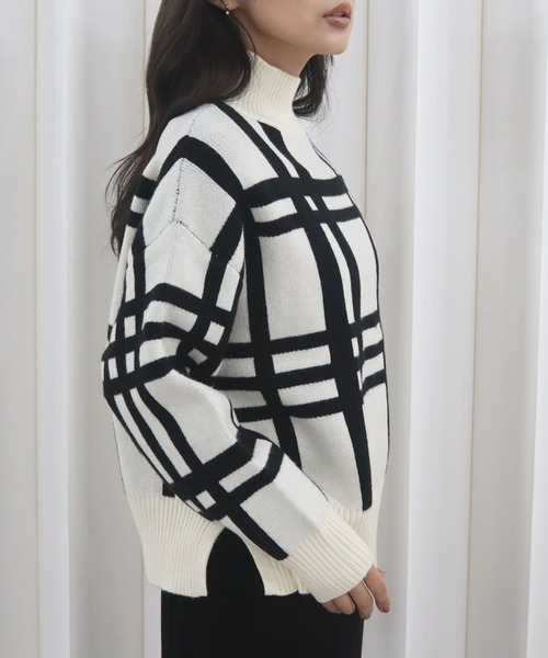 CECIL McBEE(セシルマクビー)の「もちもちアンゴラライクハイネックプルオーバー(ニット/セーター・レディース・オフホワイト/ブラック/ブラック系その他・MEDIUM)」の18枚目の写真