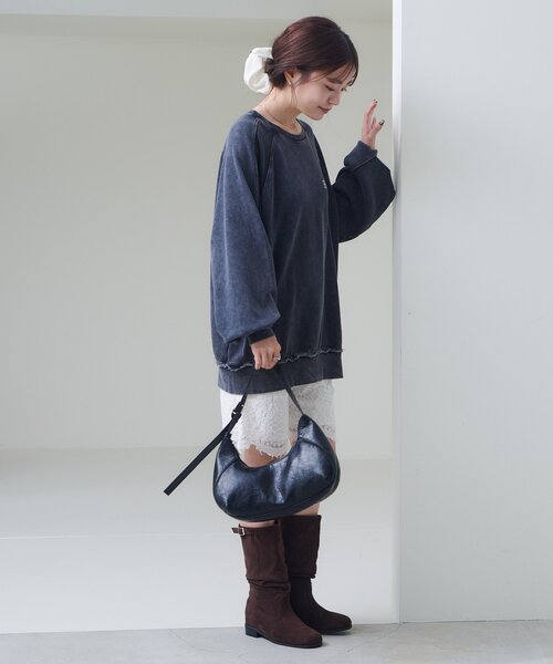 Kastane（カスタネ）の「【S.Mサイズ展開】ラインストーンスウェット（スウェット・レディース・チャコールグレー/ホワイト/ブラウン・SMALL/MEDIUM）」の18枚目の写真