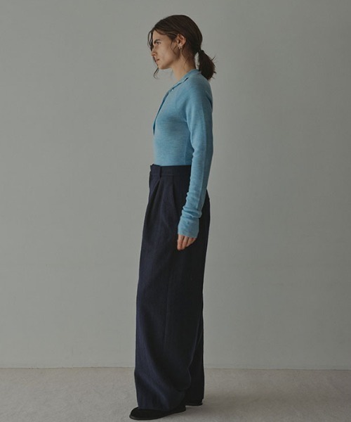 ETRE TOKYO（エトレトウキョウ）の「2wayコンフィーハイネックニットプルオーバー（ニット/セーター・レディース・チャコール/グレイッシュベージュ/ブルー/ブラウン・FREE）」の7枚目の写真