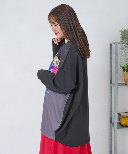 ScoLar（スカラー）の「153729：花×夜空柄ミックス裏毛チュニック（チュニック・レディース・ネイビー/ブラック・M）」の11枚目の写真