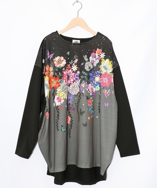 ScoLar（スカラー）の「153729：花×夜空柄ミックス裏毛チュニック（チュニック・レディース・ネイビー/ブラック・M）」の4枚目の写真