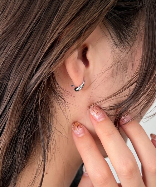 GOLDY(ゴールディ)の「〈GOLDY/ゴールディ〉ドロップフックピアス(ピアス(両耳用)・レディース・ゴールド/シルバー・FREE)」の1枚目の写真